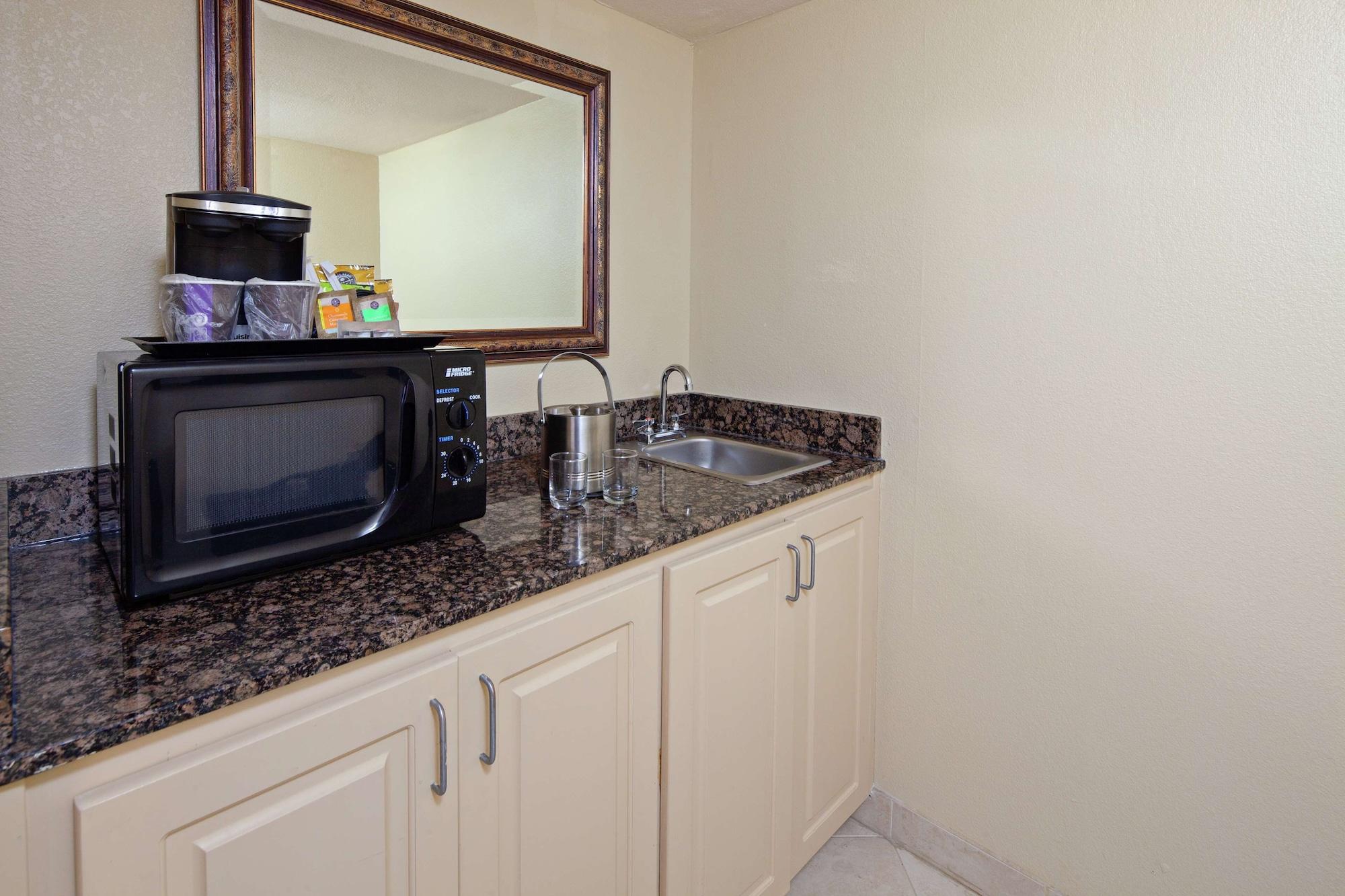 Doubletree By Hilton New Orleans Airport Kenner Exterior foto