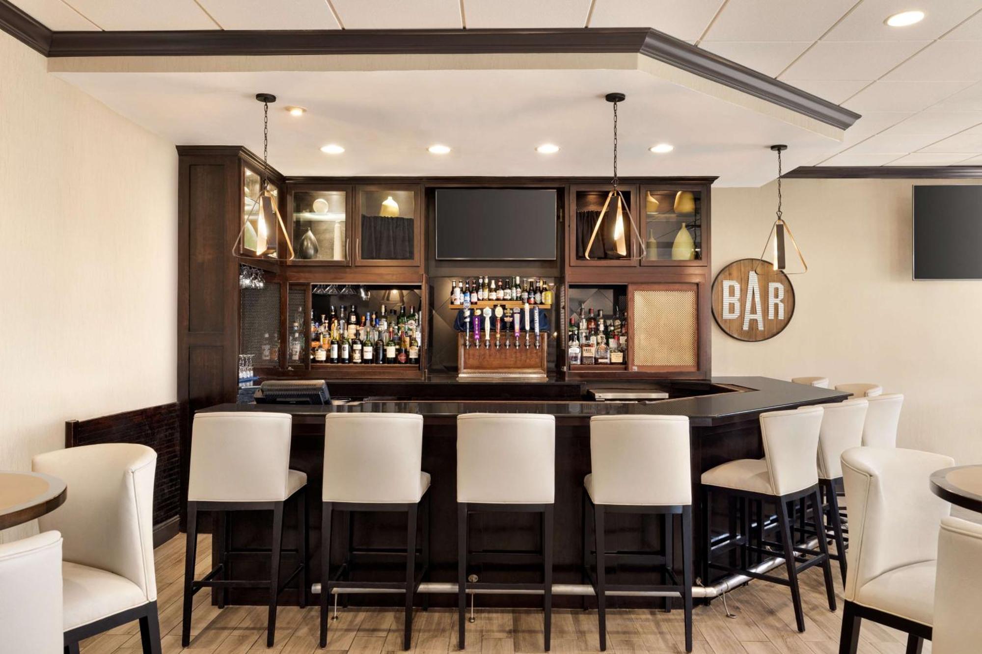 Doubletree By Hilton New Orleans Airport Kenner Exterior foto