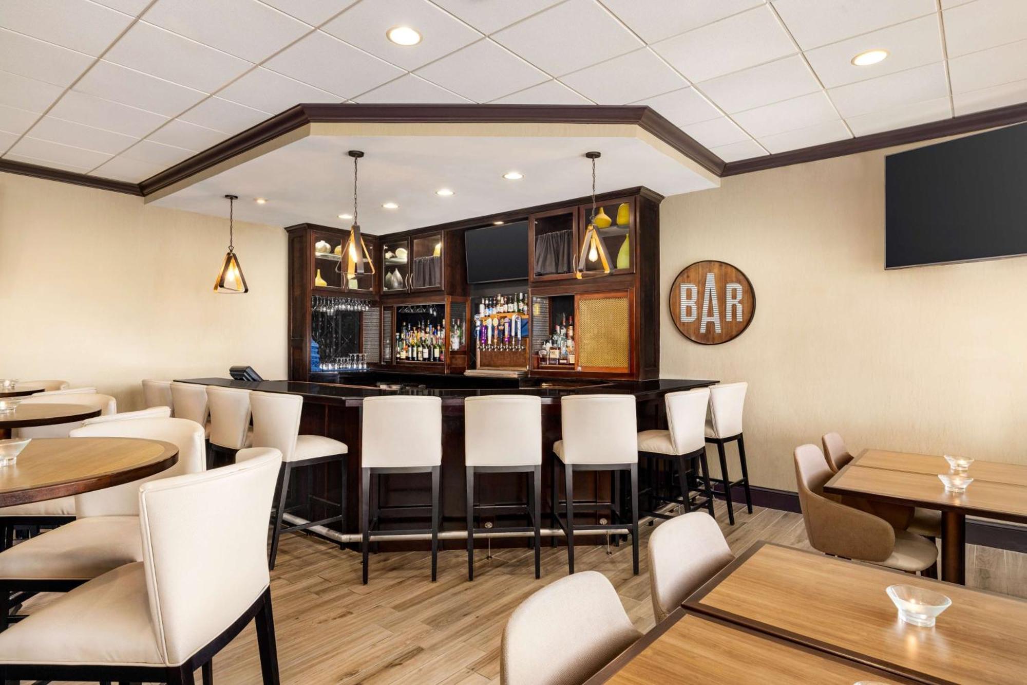 Doubletree By Hilton New Orleans Airport Kenner Exterior foto
